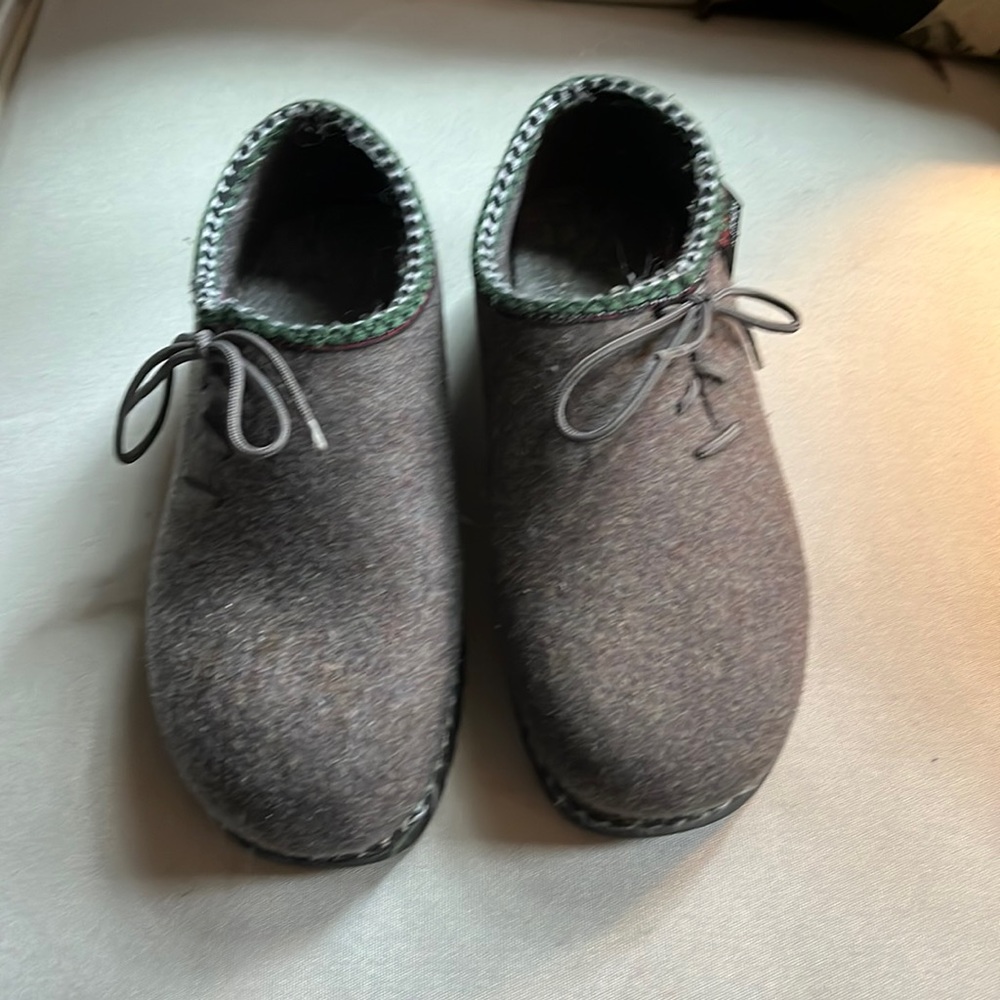 Slip on “Wild ‘n Wooly by Stegmann” slip on shoes size 7 women’s.